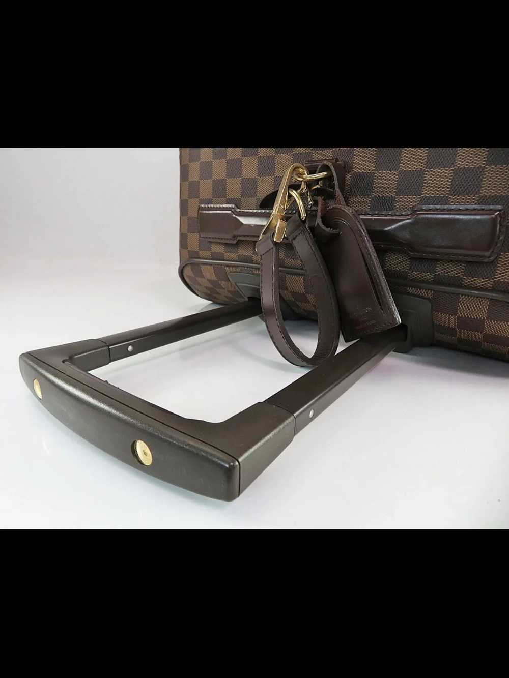 Louis Vuitton classic louis
